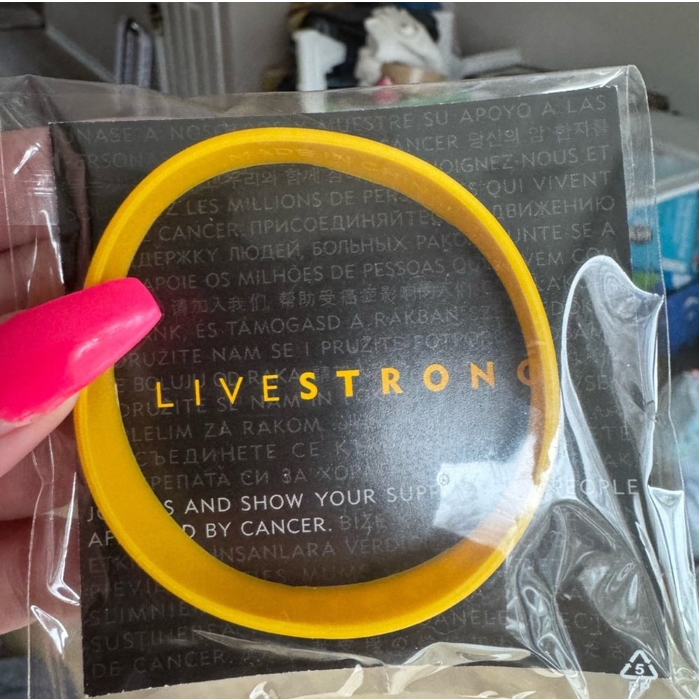 Nike LIVESTRONG Yellow Bracelet